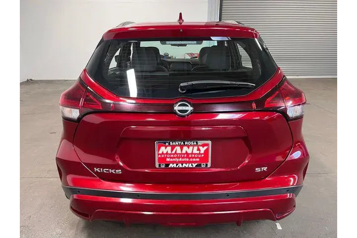 $18895 : Nissan Kicks 2023 SR 4dr Cro image 4