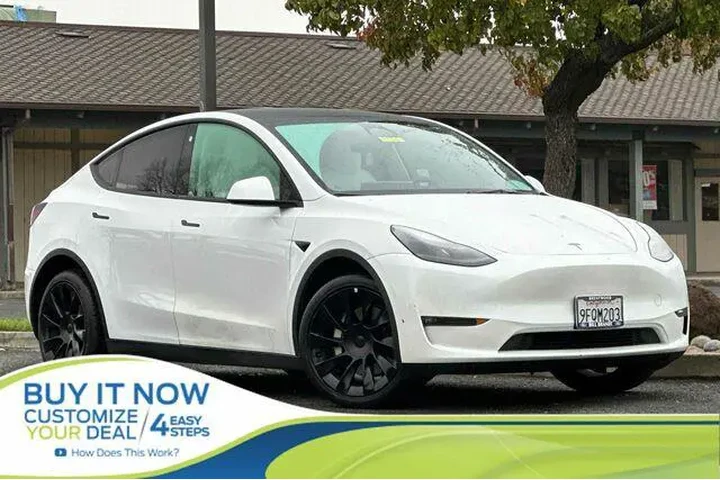 $28914 : Tesla Model Y 2023 AWD 4dr C image 1