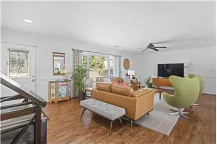 $3500 : Rental property with 3 bedro image 2