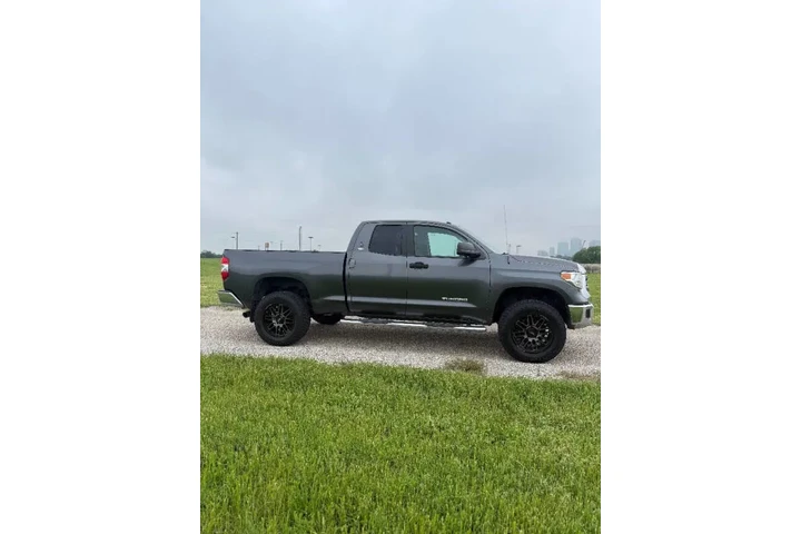 $18995 : 2015 Tundra SR5 image 5