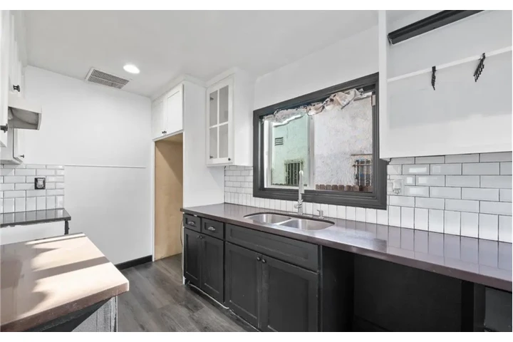 $2550 : Stylish Upgrade image 4