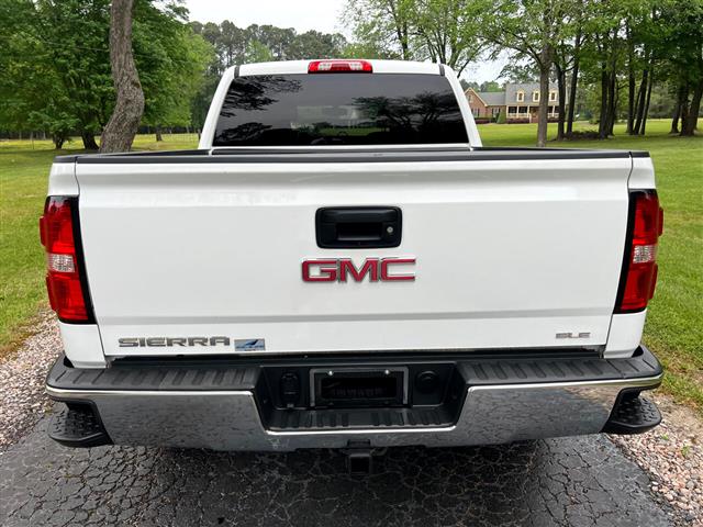 $29977 : 2018 GMC Sierra 1500 4WD Crew image 6