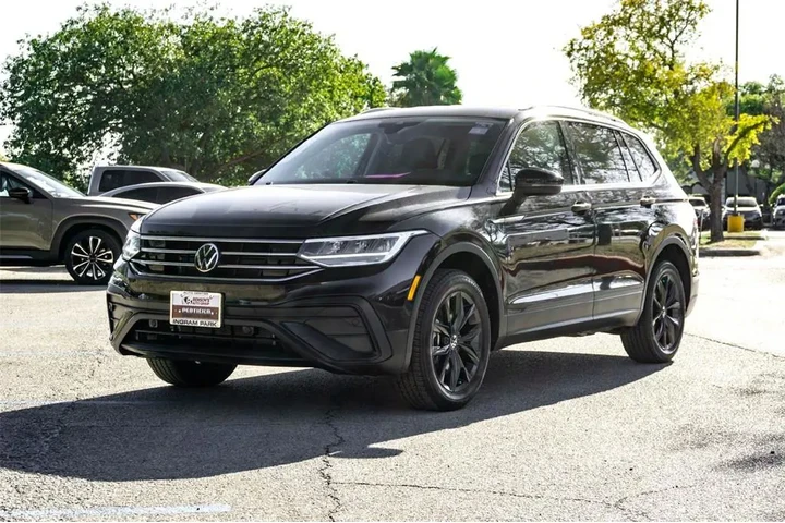 $22496 : Volkswagen Tiguan 2024 SE 4d image 9