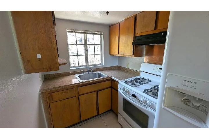 $900 : Esta casa privada de 2 dormito image 7