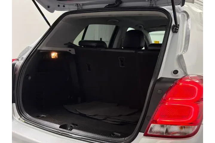 $16000 : Chevrolet Trax 2020 AWD LT 4 image 8