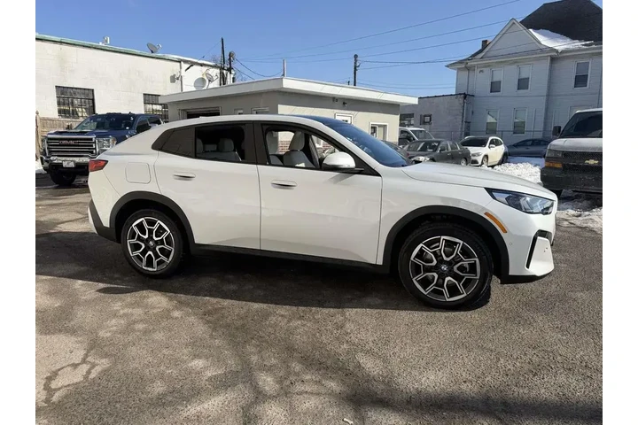 $39272 : BMW X2 2026 AWD xDrive28i 4d image 8