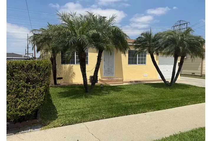 $1700 : Casa De Renta En Bell Gardens image 1