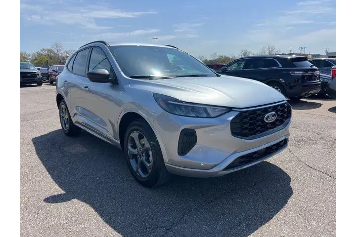 $25944 : Ford Escape 2024 AWD ST-Line image 3