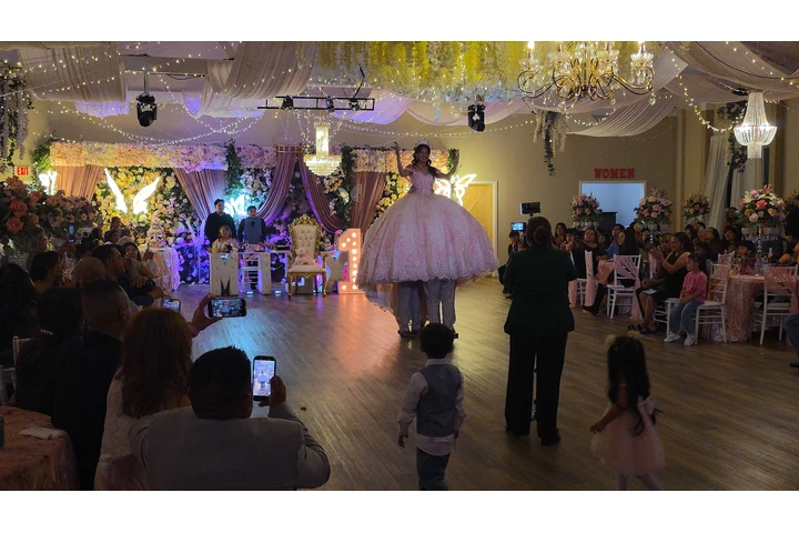 Salon de fiesta especial image 2