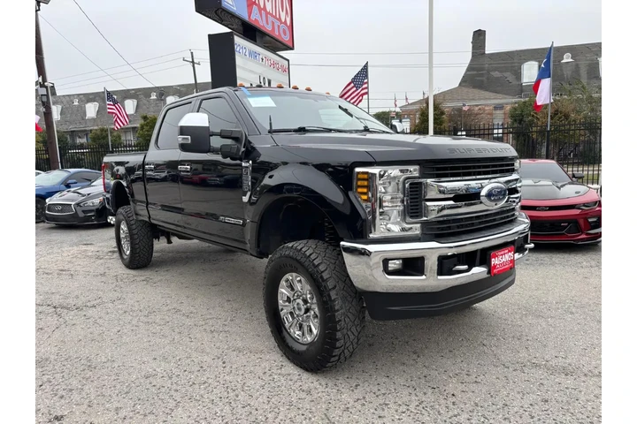2018 F-250 XLT image 3