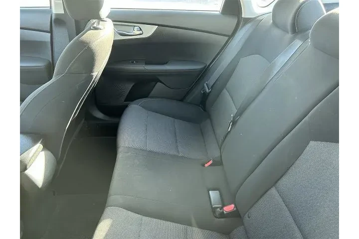 $13749 : Kia Forte 2023 LXS 4dr Sedan image 9
