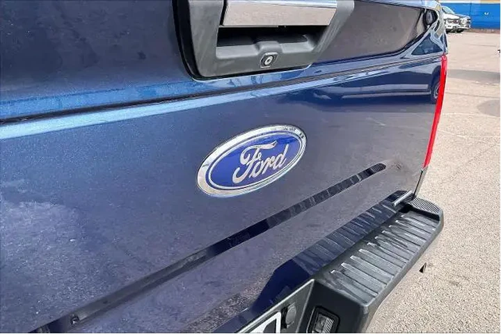 $22716 : Ford F-150 2016 4x2 XLT 4dr image 10