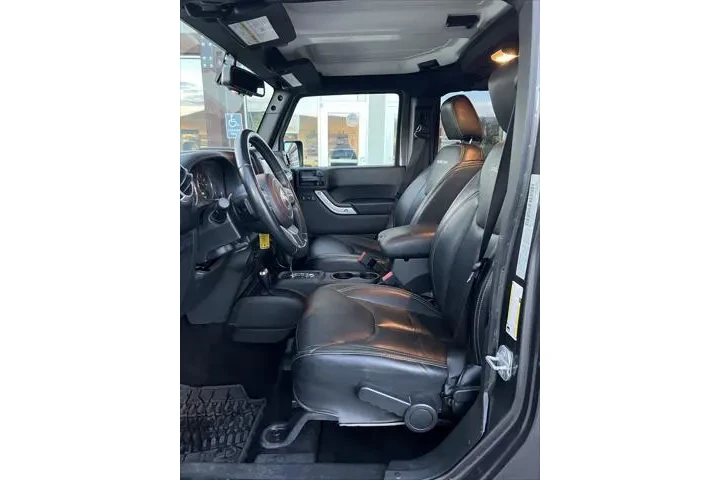 $26490 : Jeep Wrangler Unlimited 2016 image 10