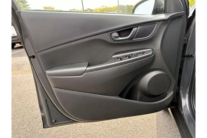 $20998 : Hyundai KONA 2023 AWD SEL 4d image 8