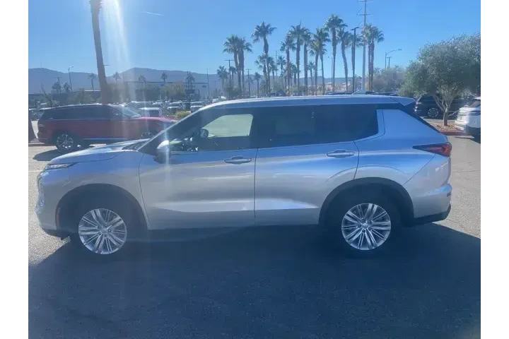 $19999 : Mitsubishi Outlander 2022 ES image 8