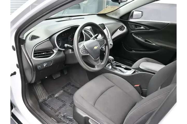 $12396 : Chevrolet Malibu 2022 LS 4dr image 10