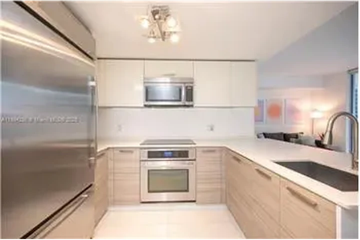 $4000 : Rental property with 1 bedro image 2