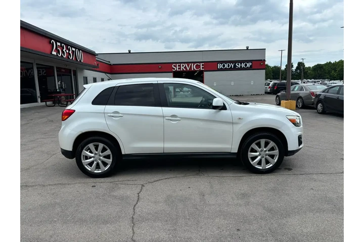 $6980 : 2014 Outlander Sport AWD 4dr image 1