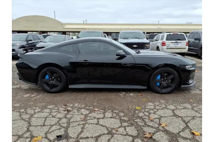 $28998 : Ford Mustang 2024 EcoBoost 2 image 6