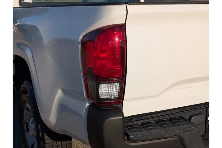 $18999 : Toyota Tacoma 2018 4x2 SR5 4 image 10