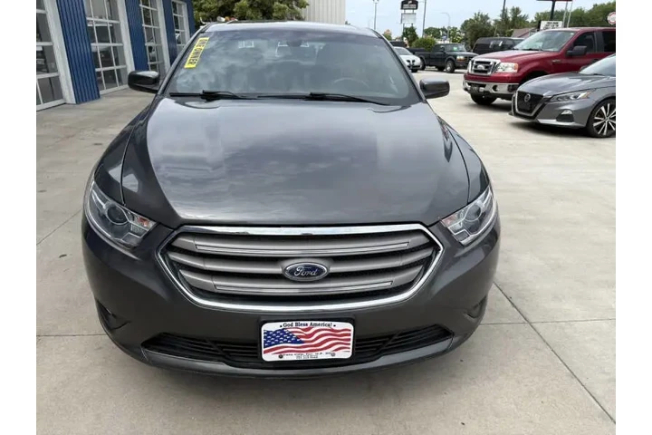 $16990 : 2018 Taurus SEL image 4