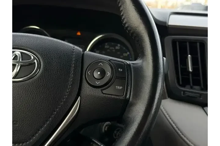 $16500 : Toyota RAV4 2016 AWD XLE 4dr image 9