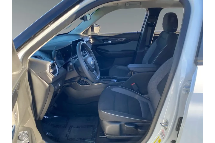 $23300 : Chevrolet Trailblazer 2024 L image 9