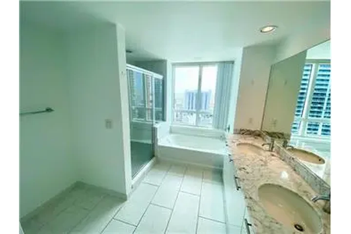 $5600 : Rental property with 2 bedro image 6