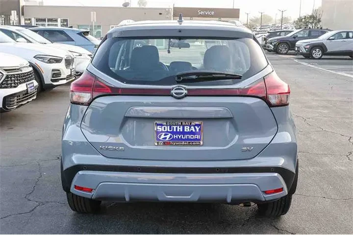 $14395 : Nissan Kicks 2023 SV 4dr Cro image 5