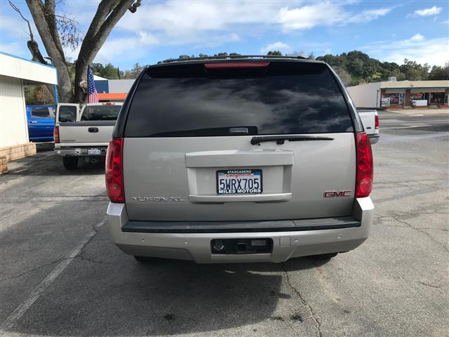 $8999 : 2007 GMC Yukon XL 2WD 4dr 150 image 7