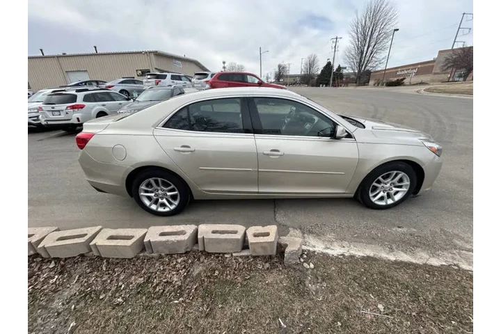 $9900 : 2015 Malibu LT image 7