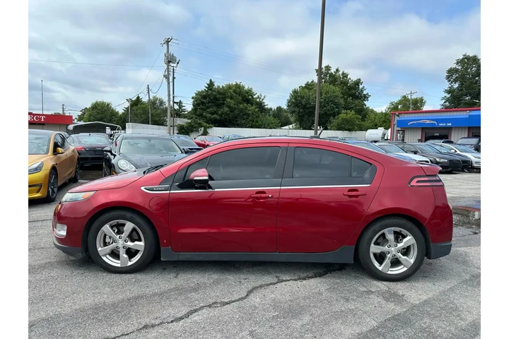 2011 CHEVROLET VOLT SEDAN 4D image 3