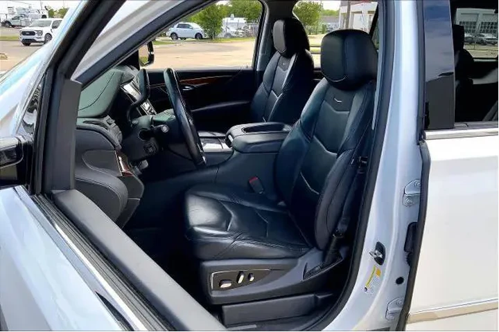 $21786 : Cadillac Escalade 2020 Luxur image 6