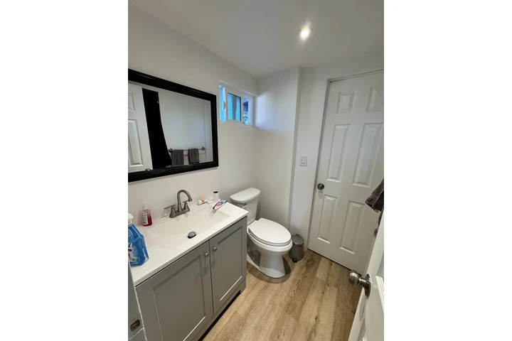 $900 : Cuarto en renta en Santa Ana image 2