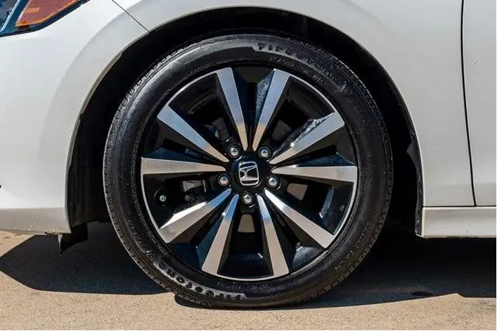 $24933 : Honda Civic 2024 EX 4dr Seda image 4