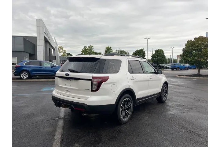 $12833 : Ford Explorer 2015 AWD Sport image 8