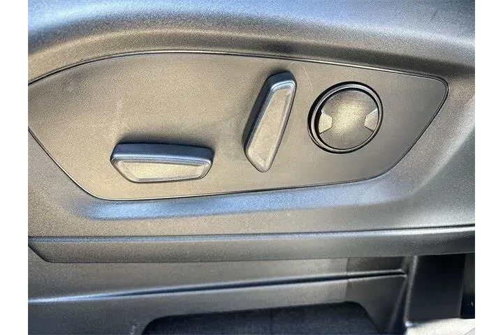 $27800 : Ford Explorer 2022 AWD XLT 4 image 4