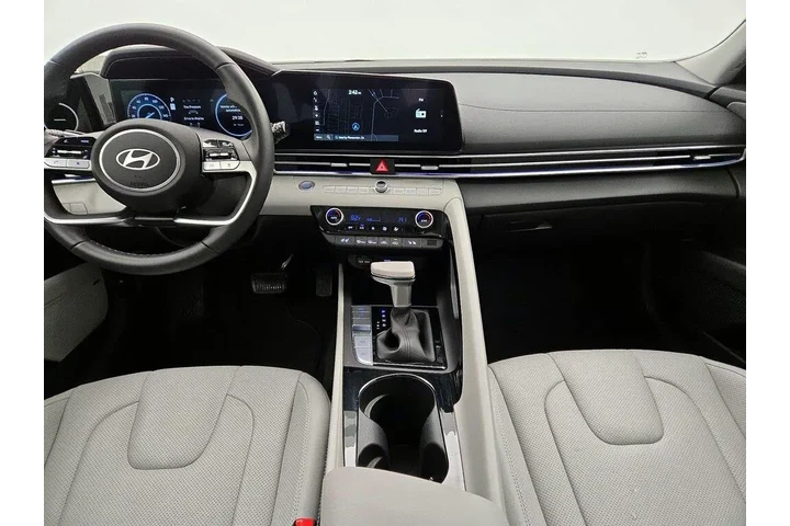 $24998 : Hyundai ELANTRA Hybrid 2025 image 9
