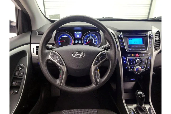 $9998 : Hyundai ELANTRA GT 2014 4dr image 10