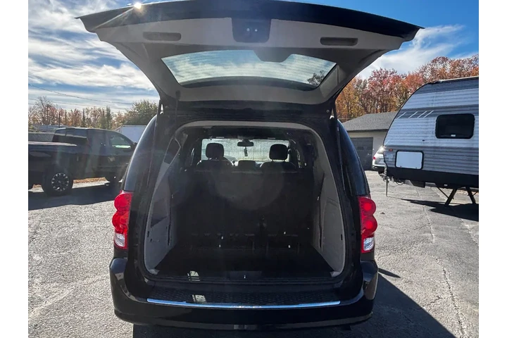 $16995 : 2019 Grand Caravan image 4