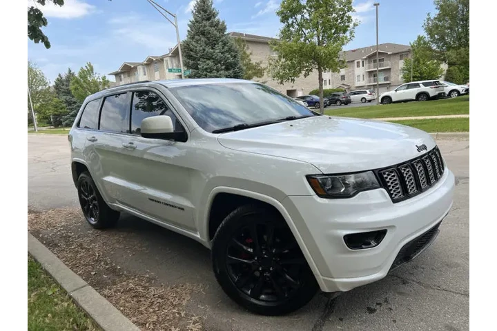 $18997 : 2018 Grand Cherokee Altitude image 2