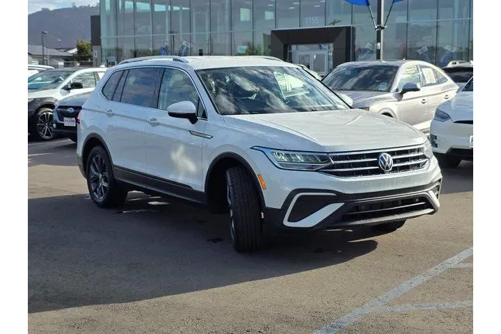 $21500 : Volkswagen Tiguan 2023 SE 4d image 4
