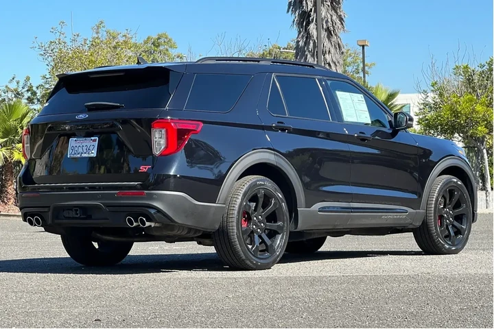 Ford Explorer 2023 AWD ST 4d image 3