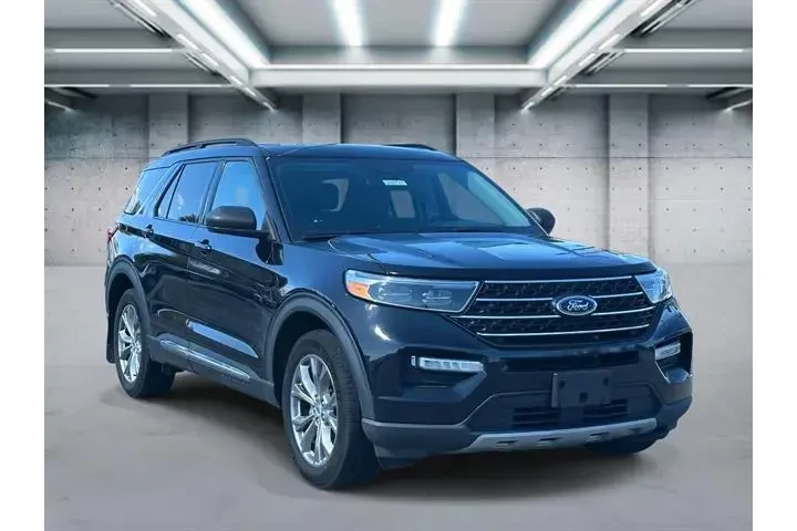 $29236 : Ford Explorer 2022 AWD XLT 4 image 2