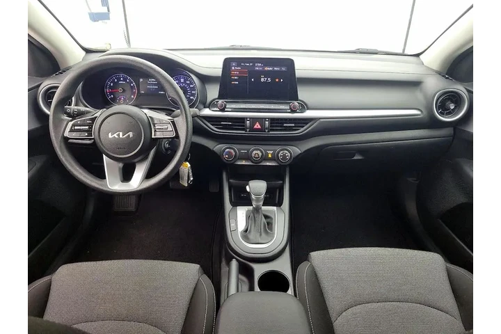 $17998 : Kia Forte 2023 LXS 4dr Sedan image 9
