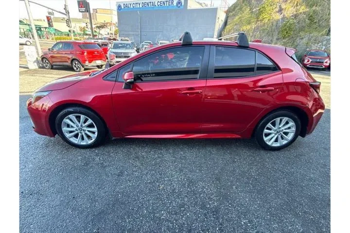 $25498 : Toyota Corolla Hatchback 202 image 5