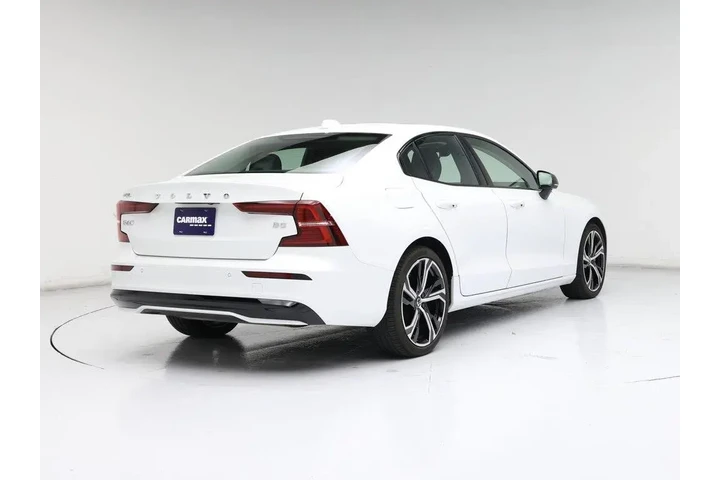 $27998 : Volvo S60 2024 B5 Core Dark image 8