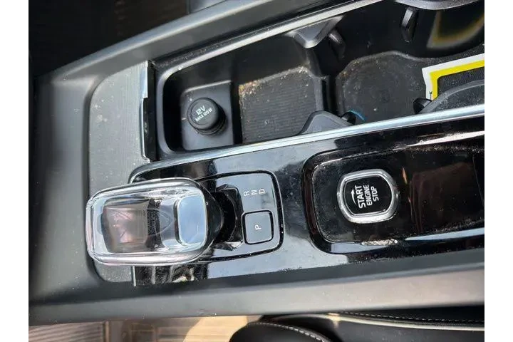 $39992 : Volvo XC60 2024 AWD B5 Ultim image 3