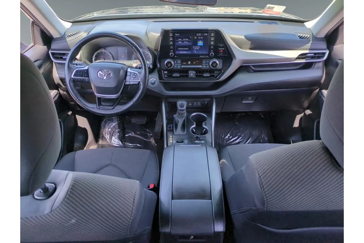 $34970 : Toyota Highlander 2022 LE 4d image 10