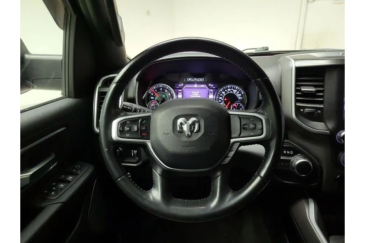 $25998 : Ram 1500 2021 4x2 Big Horn 4 image 9
